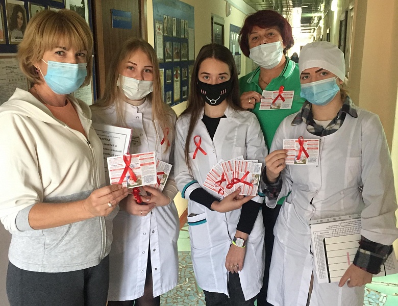 В керченском медицинском колледже прошла акция «КРАСНАЯ ЛЕНТОЧКА», приуроченная всемирному дню борьбы со СПИДом