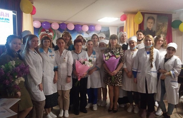 В Керченском медколледже отметили Международный день медицинской сестры